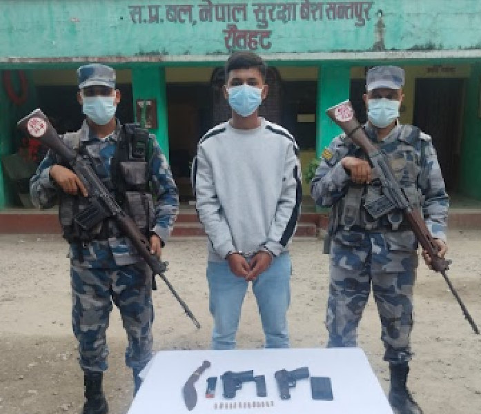 अवैध हतियारसहित युवक पक्राउ