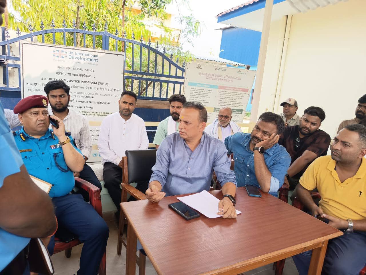 सेवाग्राहीको गुनासो सुन्ने अभियानमा सांसद मनिष झा