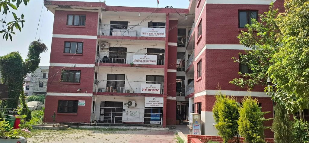 मधेश प्रदेशमा मन्त्रालय घटाउने तयारी